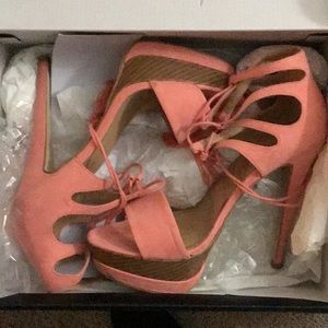 Coral platform heels